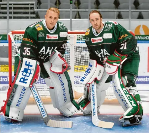  ?? Foto: Siegfried Kerpf ?? Der gebürtige Augsburger Markus Keller (links) und der Kanadier Olivier Roy bilden in dieser Saison das beste Goalie-Duo der Deutschen Eishockey Liga. Ihre Spielweise ist zwar unterschie­dlich, privat kommen die beiden aber bestens miteinande­r klar.