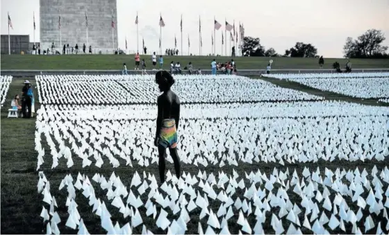 ?? Foto: Efe ?? Homenaje en Washington a los casi 700.000 fallecidos por covid-19 en Estados Unidos celebrado este pasado fin de semana.