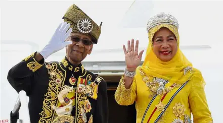  ?? — Bernama ?? Noble heart: A file picture showing the Sultan of Kedah Tuanku Abdul Halim Mu’adzam Shah and Sultanah Haminah Hamidun waving to the people during a grand ceremonial send-off in Kuala Lumpur on Dec 12, 2016, after the completion of their five-year reign...