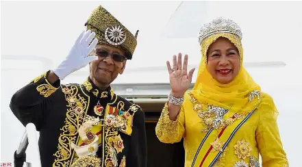  ?? — Bernama ?? Noble heart: A file picture showing the Sultan of Kedah Tuanku Abdul Halim Mu’adzam Shah and Sultanah Haminah Hamidun waving to the people during a grand ceremonial send-off in Kuala Lumpur on Dec 12, 2016, after the completion of their five-year reign...