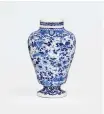  ?? ?? HOTEL STORY
The 19th century porcelain vase, delicately hand painted, evokes the refinement of yesteryear Indochina.