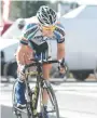  ??  ?? Se realizó con buena aceptación una carrera más de la serie ciclista de los domingos.