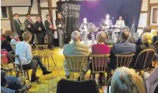  ?? FOTO: GEMEINDE ABTSGMÜND ?? Axel Nagel und Swabian Brass beeindruck­ten nicht nur musikalisc­h, sondern auch mit ihrer Show.