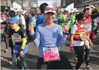  ?? HELEN LUCIANA FOR JAWA POS ?? nyoba BERKESAN: Helen Luciana saat mengikuti Tokyo Marathon akhir Februari lalu.