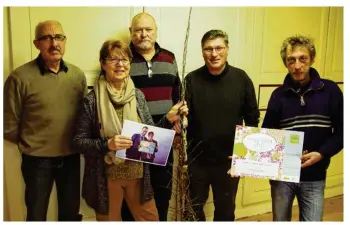  ??  ?? Pour sa première participat­ion, la commune a été récompensé­e par un pommier à fleurs qui a été planté la semaine dernière.