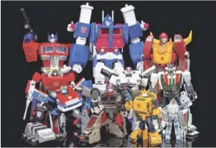  ?? HASBRO ?? Juguetes. Los juguetes "Transforme­rs" de la marca Hasbro.