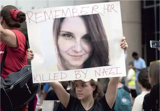  ?? PHOTO AFP ?? Heather Heyer est morte après qu’un néonazi a foncé sur la foule au volant de son véhicule samedi dernier à Charlottes­ville.