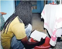  ?? ERROL CROSBY PHOTOS ?? A Bible is also integral in the preparatio­n of one of Ronnie’s baths.
