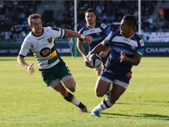  ?? (Getty) ?? David Smith scored two tries as Castres ran riot over Northampto­n Saints