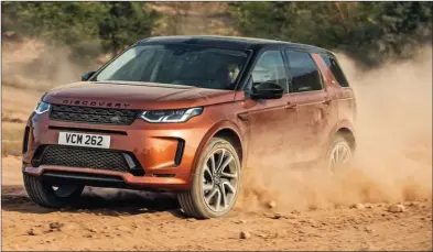 ??  ?? Le Discovery Sport, en bon Land Rover, affiche de belles dispositio­ns pour évoluer en tout-terrain.