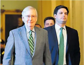  ?? AFP ?? Mitch McConnell minutos antes de comenzar el juicio político en el Senado.