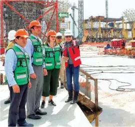  ??  ?? VISITA. Diputados del PAN, ayer, en las obras del NAIM en Texcoco.