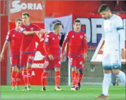  ??  ?? LÍDER. El Numancia goleó al Sporting y es primero, con 10 puntos.