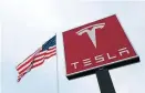  ?? Foto: Reuters/Nicholson ?? Bei den Produktion­szahlen liegt Tesla deutlich hinter den Plänen.