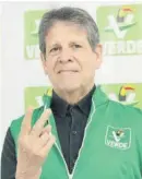  ??  ?? > Tomás Saucedo, candidato del Partido Verde.