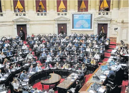  ?? FEDERICO LÓPEZ CLARO ?? Debate. El proyecto de la Ley Bases tuvo aprobación en Diputados el martes pasado.