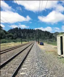  ??  ?? The tracks and the old station at Raurimu.
