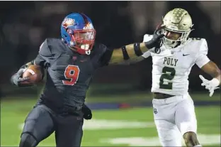  ?? Eric Sondheimer Los Angeles Times ?? CINCERE RHANEY, left, is a threat in the backfield for Gardena Serra High. “He’s really big but can move around like a receiver when we need him,” coach Scott Altenberg said.