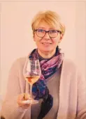  ??  ?? “Le crémant, ce n’est pas qu’une bulle, c’est aussi une complexité, une palette aromatique, c’est un vrai vin que le vigneron a choyé durant plusieurs mois.” Lydia Musset, Musset-Roullier.