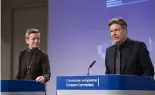  ?? ?? Margrethe Vestager, viceprésid­ente de la Commission européenne et Robert Habeck, ministre allemand de l'économie.