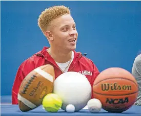  ?? [PHOTO COURTESY ARIZONA REPUBLIC] ?? Quarterbac­k Spencer Rattler of Phoenix’s Pinnacle High School will sign with Oklahoma on Wednesday.