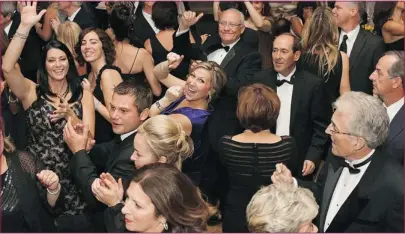  ?? DK PHOTO ?? Dance fever: Guests packed the dance floor at the Lakeshore General Hospital Foundation´s 12th Annual Lakeshore Ball.