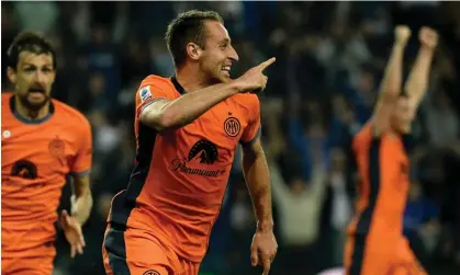  ?? ?? Davide Frattesi shows his delight after scoring Inter’s late winner at Udinese. Photograph: Filippo Monteforte/AFP/Getty Images