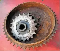  ??  ?? LEFT: Grub screws or rivets may be better than welding to re-tooth a combined sprocket/drum