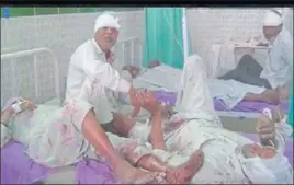  ?? HT PHOTO ?? The injured in a hospital at Kurukshetr­a on Monday.