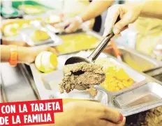  ?? Archivo ?? La asistencia se puede utilizar para comprar alimentos no preparados en los comercios certificad­os del PAN.