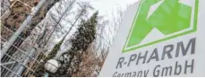  ?? FOTO: DPA ?? Der Firmensitz von R-Pharm in Illertriss­en ist durch einen Zaun geschützt.