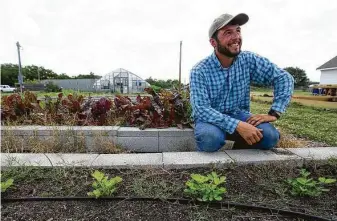  ?? Yi-Chin Lee / Staff photograph­er ?? Many people are turning to regional farms, like Tyler Froberg’s Hope Farms in Sunnyside, to get fruits, vegetables, milk and eggs.