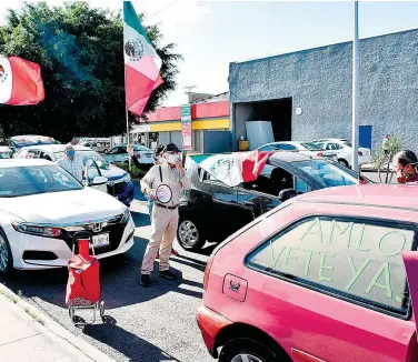  ?? FOTO: ADRIÁN MENDOZA ?? Celayenses se unieron a la marcha convocada a nivel nacional.