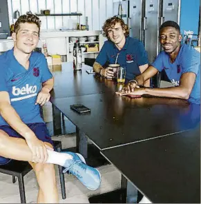  ?? FOTO: FCB ?? Sergi Roberto (29) y Ousmane Dembélé (24) podrían recalar en el Manchester City