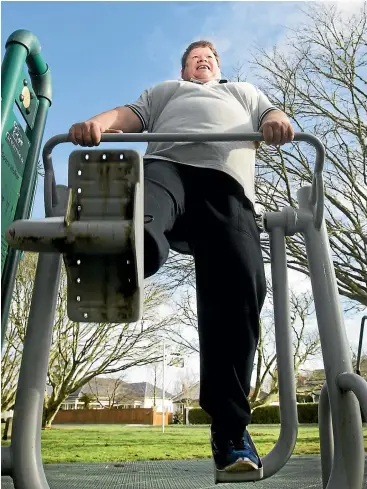  ?? CHRISTEL YARDLEY/STUFF ?? Cambridge-based truck driver Michael Ritchie has cut out sugar and introduced daily exercise into his life, through working with Sport Waikato on a Green Prescripti­on.