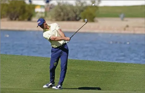  ?? DARRYL WEBB — THE ASSOCIATED PRESS ?? Billy Horschel hits across water on the 15th hole during the second round of the Phoenix Open on Feb. 10in Scottsdale, Ariz.