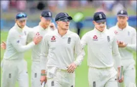  ?? REUTERS ?? ■
England's Ollie Pope and Dom Bess leave with a stump as souvenir after the third Test win.