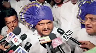  ?? ?? POWER POINTS
Hardik Patel complainin­g to the media, April 15