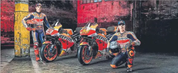  ??  ?? Márquez y Pol Espargaró es la cuarta dupla española de Repsol Honda en era Motogp tras Marc y Pedrosa, Márquezlor­enzo y Marc y Àlex Márquez