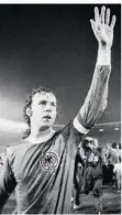  ?? FOTO: IMAGO IMAGES ?? Beckenbaue­r als Kapitän der deutschen Weltmeiste­r-Mannschaft im Jahr 1974.