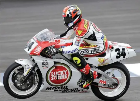  ??  ?? Kevin Schwantz on his ’93 championsh­ipwinning RGV500; Kevin may have left the sport but he is still associated with Suzuki