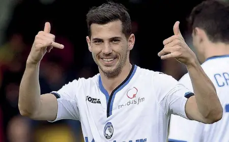  ??  ?? Obiettivo Remo Freuler, 26 anni, colonna di Gasperini, indossa la maglia dell’Atalanta da gennaio 2016