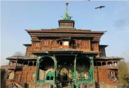  ??  ?? Khanqah- e- Mu'alla, also known as Shah- e- Hamadan Masjid, is a historical mosque