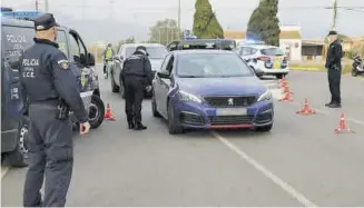  ??  ?? La Policía Local de Castelló realizó diversos controles a lo largo de la jornada de ayer. ((