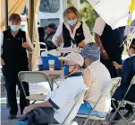  ?? /EL SOL DE TIJUANA ?? Poca asistencia registraro­n los módulos de vacunación en Tijuana