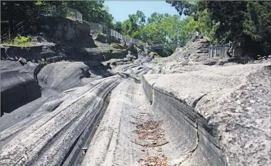  ?? [STEVE STEPHENS/DISPATCH] ?? The glacial grooves on Kelleys Island once were covered with dirt and silt until being uncovered in 1972.