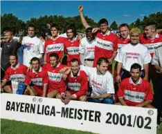  ?? Foto: Fred Schöllhorn ?? Der FC Augsburg feierte in der Saison 2001/2002 die Meistersch­aft in der Bayern‰ liga. Das war der Grundstein für den weiteren Erfolg.