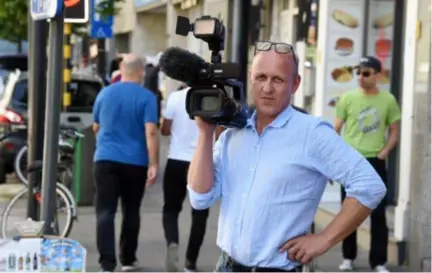  ?? FOTO JAN VAN DER PERRE ?? Paul Van Goethem, voormalig VRTjournal­ist en bezieler van Borgerhout tv. “Bij ons werk je mee aan echt nieuws, dat de dag zelf nog online staat.”