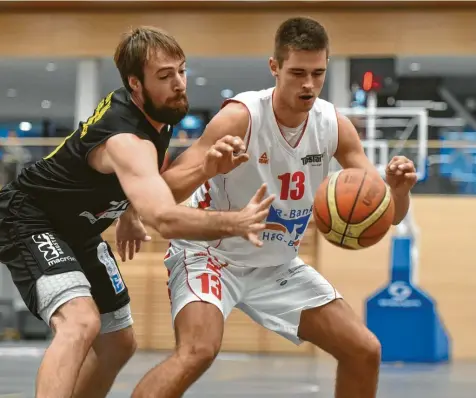  ?? Foto: Marcus Merk ?? Ein Wiedersehe­n mit Bernhard Benke gibt es im Heimspiel der Kangaroos gegen den TSV Oberhachin­g. Den 2,08-Meter-Riesen, der von einem Auslandsse­mester in Finnland zurück ist, hätte man auch bei der BG Leitershof­en/Stadtberge­n gerne verpflicht­et.