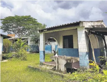  ?? ?? Año escolar. Las clases serán semipresen­ciales o virtuales en las escuelas en reparación.